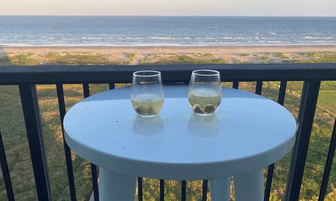 Galveston Condominio | Beachfront 8th floor Studio - Stunning View