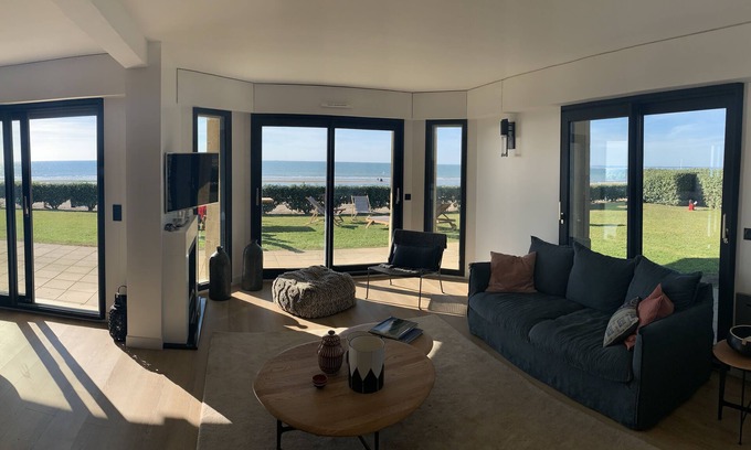 Benerville-sur-Mer Apartamento | Apartamento frente a la playa con piscina
