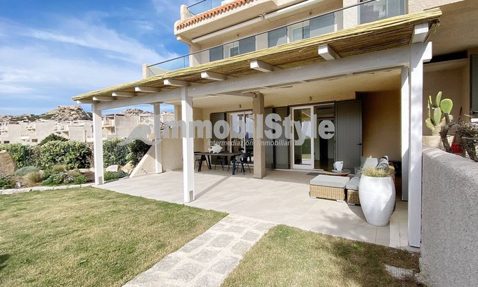 Santa Reparata Apartamento | Beachfront apartment with beautiful view