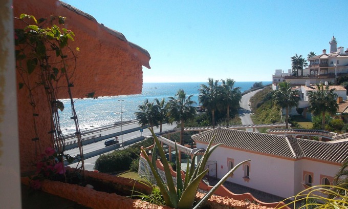 El Faro Apartamento | Apartamento frente al mar con vistas al mar en la Costa del Sol
