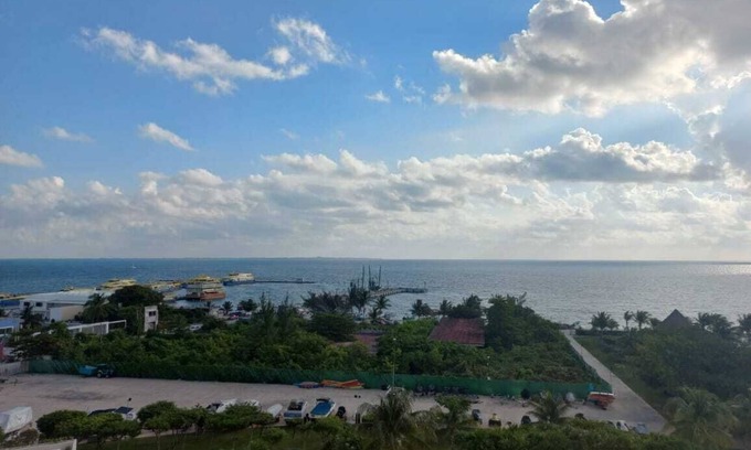 Puerto Juarez Apartamento | Beachfront apartment Cancun next to isla mujeres C-601