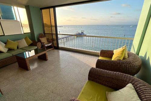 Salinas Apartamento | Beachfront apartment in Salinas Malecom
