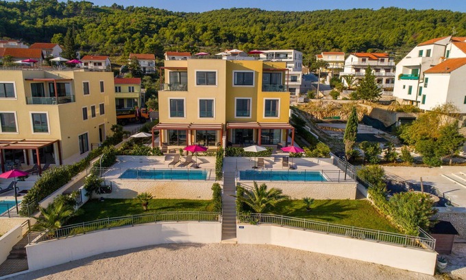 Slatine Apartamento | Beachfront Apartment Lemonade IV