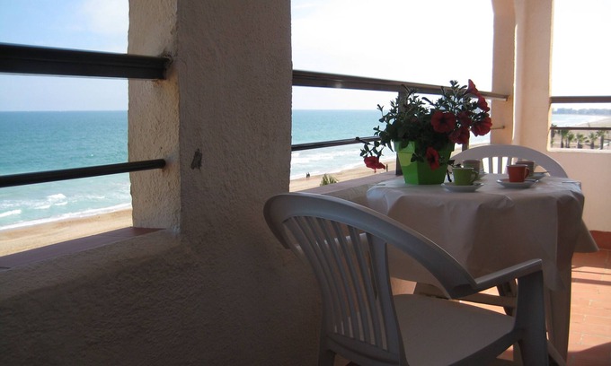 Peniscola Apartamento | Apartamento en Primera Línea de Playa, Peñíscola, Aire acondicionado, WiFi, 🅿