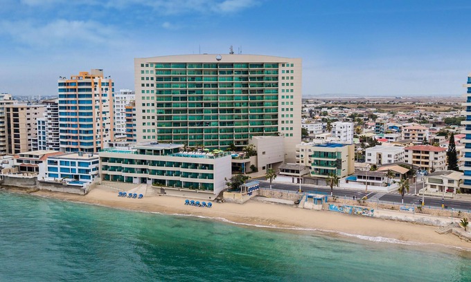 Salinas Apartamento | Apartamento completo frente al mar, para 2-8 people en el Hotel Colon Salinas