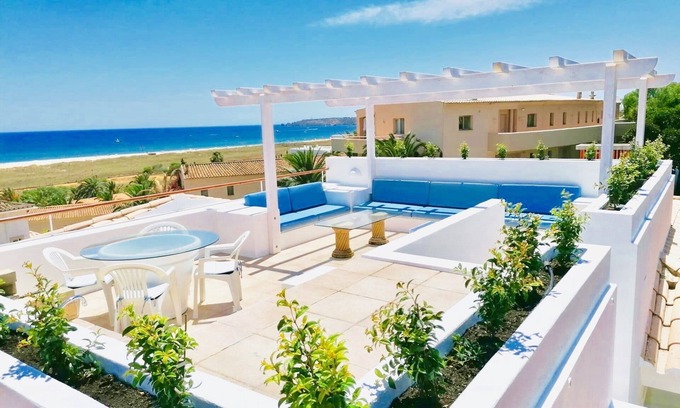 Meia Praia Apartamento | Frente a la playa Apartamento Privado Azotea, barbacoa y vistas al mar