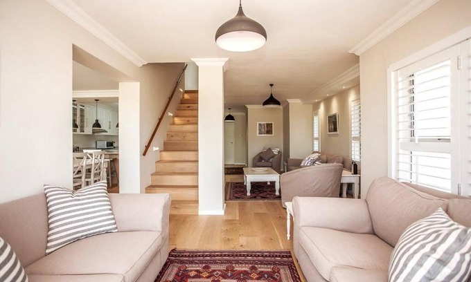 Pollok Beach Apartamento | Beachfront Apartment @ Summerseas