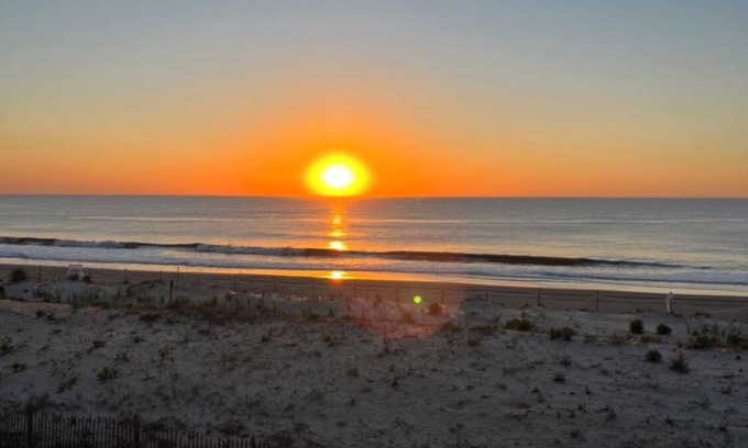 Dewey Beach Casa | Beachfront Baby💛 Beautiful & New!🌟The only way to stay @ the beach❣️Spacious