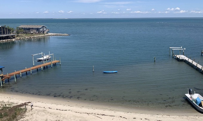Ocracoke Casa | Beachfront Beauty on Northern Pond