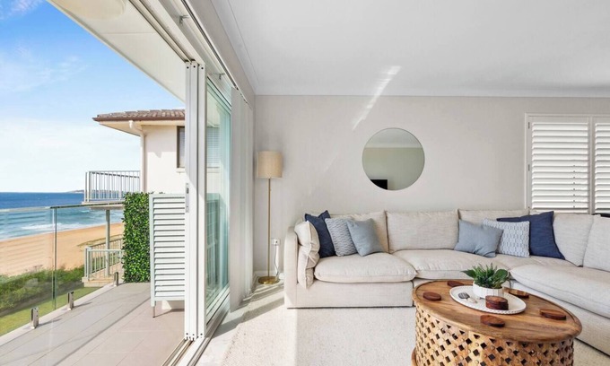 Narrabeen Apartamento | Beachfront Bliss Where Sea Breeze Meets Style
