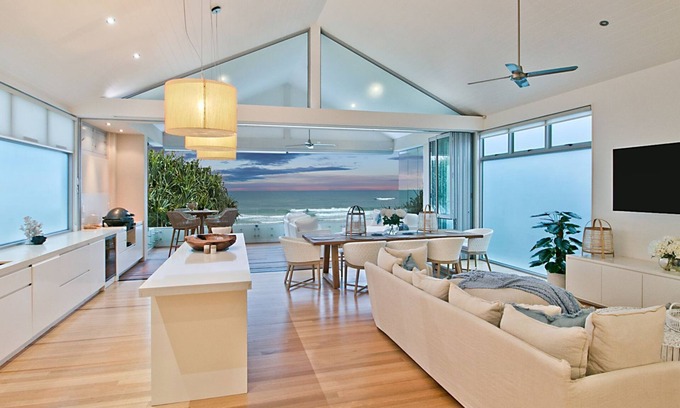 Palm Beach Casa | Beachfront Bliss - Absolute Beachfront Palm Beach - Linen Provided