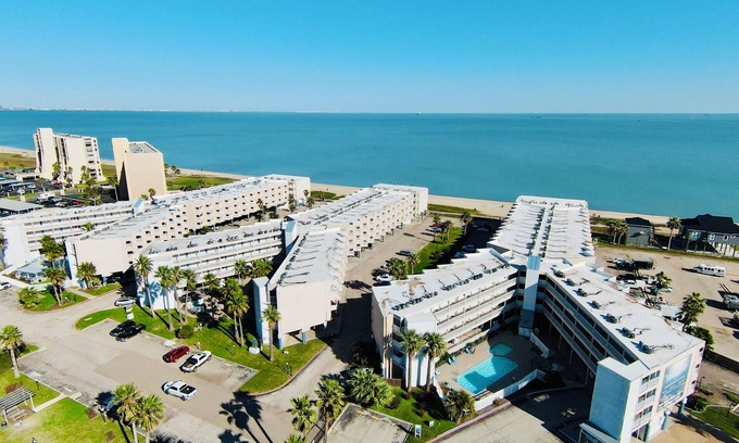 North Beach Condominio | Beachfront Bliss @ North Beach-on Beach, Walking distance to Aquarium, Lexington