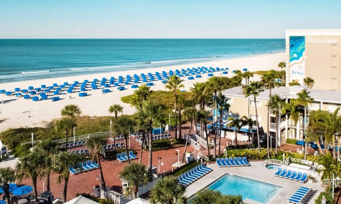 St. Pete Beach Complejo | Beachfront Bliss: 1 BR Deluxe, Sleeps 6, 2 BA, Balcony, Wet Bar!