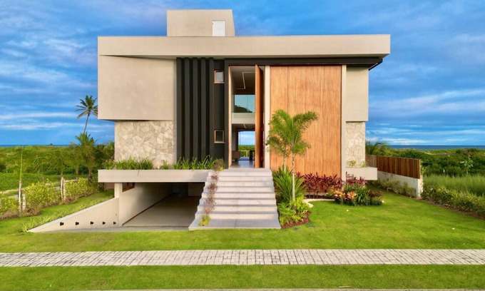 Barra do Jacuipe Casa | Beachfront Mansion (Beachfront) with 8 Suites in the Alphaville Guarajuba Condominium