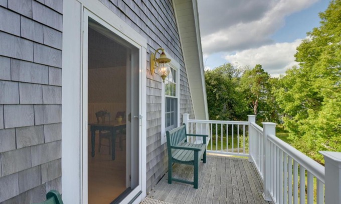 Brooklin Apartamento | Beachfront Brooklin Studio with Private Balcony!