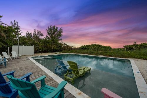 Holmes Beach Casa | Beachfront Bungalow