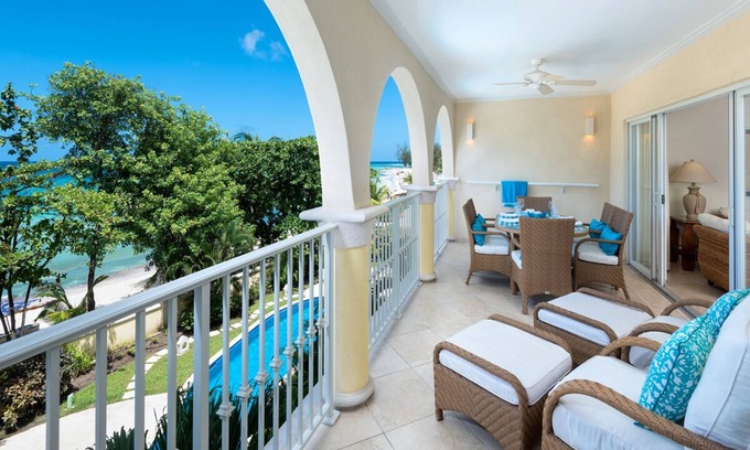 St. Lawrence Gap Apartamento | Condominio moderno frente a la playa con piscina - Sapphire Beach 205 (2 camas)