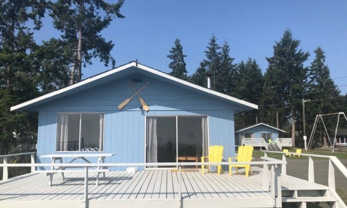 Black Creek Casa | Beachfront Cabin 7