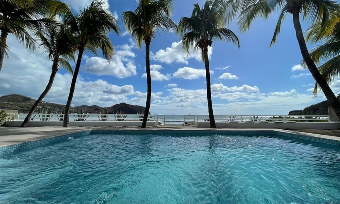 San Juan del Sur Casa | Beachfront Charming 4-bedroom house with WiFi and AC. 5 minutes to the town!