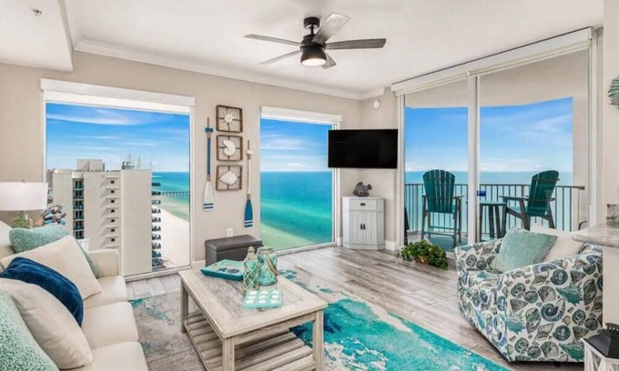 El Centro Beach Condominio | Beachfront condo in Panama City Beach! Beautiful Views! Come escape and relax!