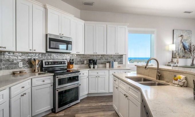 Southpointe Casa | Beachfront Columbia-Fort Morgan-elevator