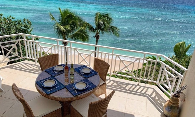 St. Lawrence Gap Condominio | Beachfront Condo 308 Mistle Cove