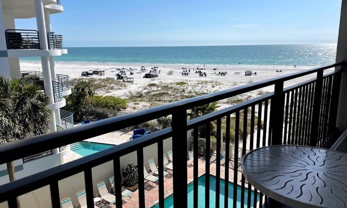 Belle Vista Apartamento | Beachfront Condo Ocean View