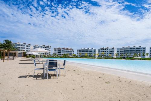 Punta Cana Apartamento | Beachfront Condo with Hot Tub