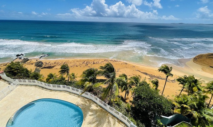 La Pared Condominio | Gorgeous Beachfront Condo with Amaing Ocean View. walk to Beaches & Restaurants