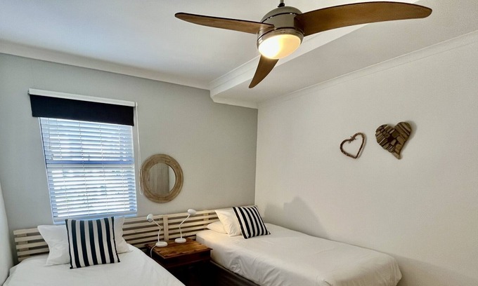 Big Bay Apartamento | Beachfront Condo