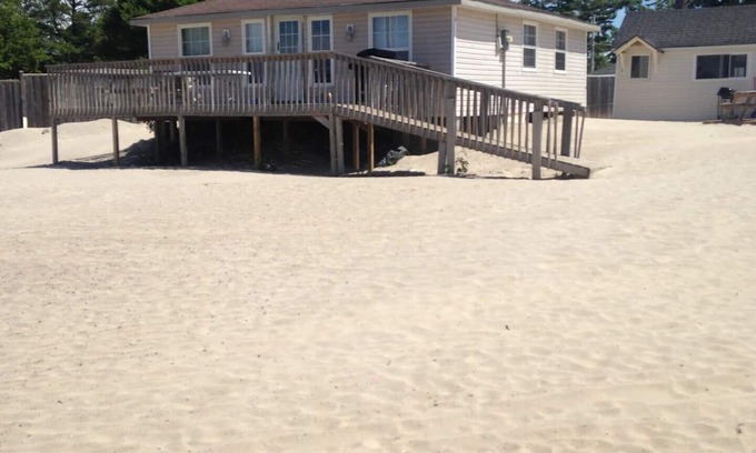 Wasaga Beach Cabaña | SANDPIPER BEACH RESORT - Cottage # 7