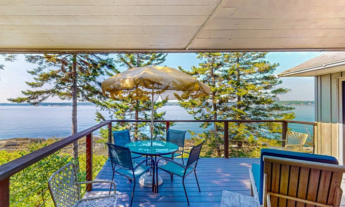West Southport Casa | Beachfront Delight with detached guesthouse, sunset views & private beach access