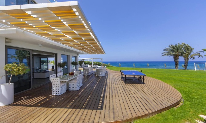 Pernera Villa | Beachfront Dream Villa