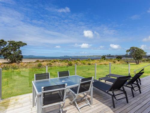 Snells Beach Casa | Beachfront Escape - Snells Beach Holiday Home