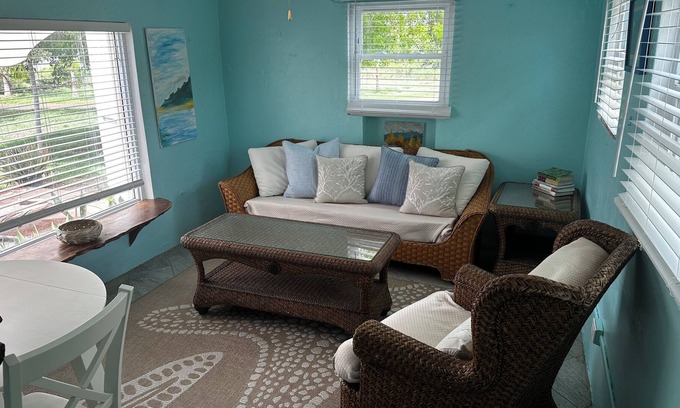 East End Apartamento | Beachfront Estate - Apartment