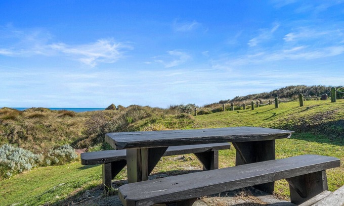Foxton Beach Casa | Beachfront Favourite - Foxton Beach Holiday Home