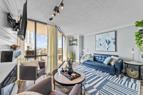 Myrtle Beach Casa | Beachfront Fireplace Downtown Hot Tub King Bed