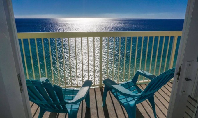 Miramar Beach Condominio | FRENTE AL MAR !! Sillas de playa GRATIS !! NUEVO colchón Pillowtop !! ¡NUEVA lavadora y secadora!