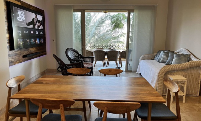 La Paz Condominio | BeachFront | Golf | Heated pool | Tennis | Netflix