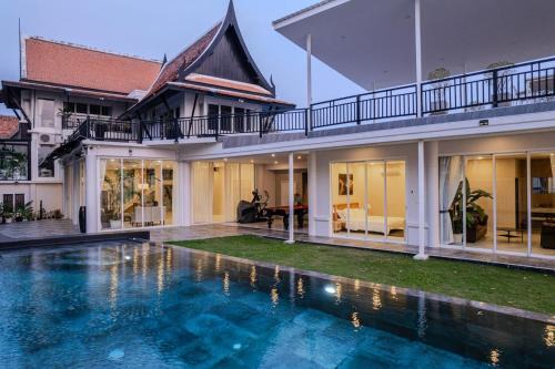 Na Chom Thian Villa | beachfront holiday home, private beach, front-line sea view villa