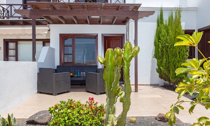 Playa Blanca Casa | ! PROMO 10-21/9! Seafront house, unobstructed view of Fuerteventura, swimming pool