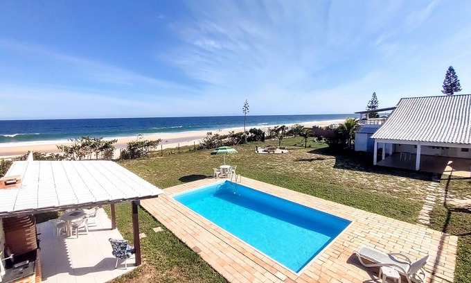 Marica Casa | casa frente al mar con piscina