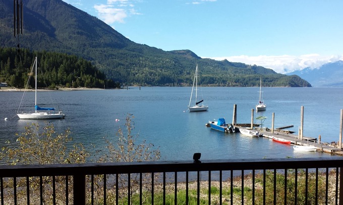 Proctor Casa | Frente a la playa del lago Kootenay Columbia Británica