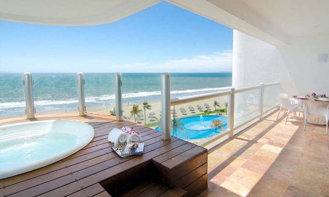 Nuevo Vallarta Apartamento | Condominio de lujo en complejo privado en Nuevo Vallarta justo en la playa de arena