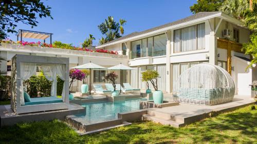 Choeng Thale Villa | Beachfront Luxury villa near Banyan Tree