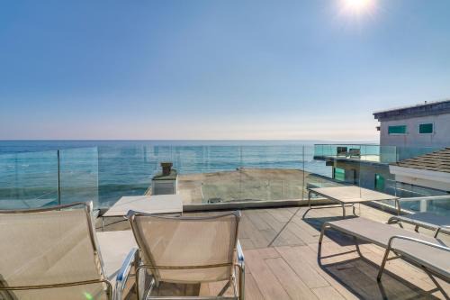 Central Malibu Apartamento | Beachfront Malibu Apartment with Ocean-View Balcony