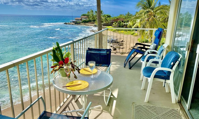 Makaha Condominio | Beachfront Paradise