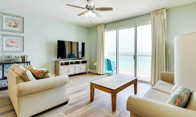 Miramar Beach Condominio | Beachfront PCB Condo w/ Ocean View & Pool Access!