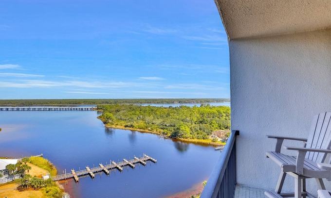 Sunnyside Casa | Beachfront penthouse with Gulf views, pools, beach chairs, saunas & tennis