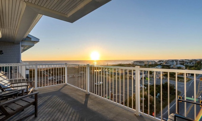 Sandbridge Condominio | Beachfront Penthouse! 4Bd/3Bth